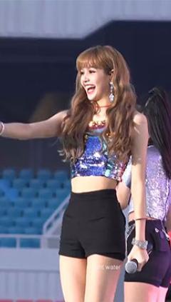 LISA（リサ） 衣装 通販 「FOREVER YOUNG - BLACKPINK 2018ロッテファミリーコンサート」 ダンス服 アイドル服(240×423)