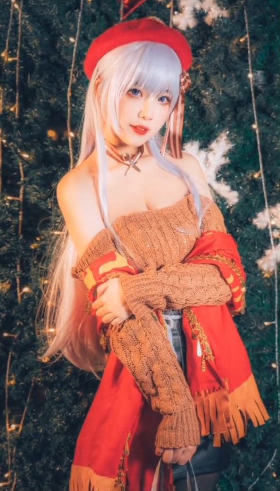 コスプレパーティーではご自分だけではなく友人へのサプライズプレゼントとしてユニークな衣装を贈ってはいかがでしょうか。 6