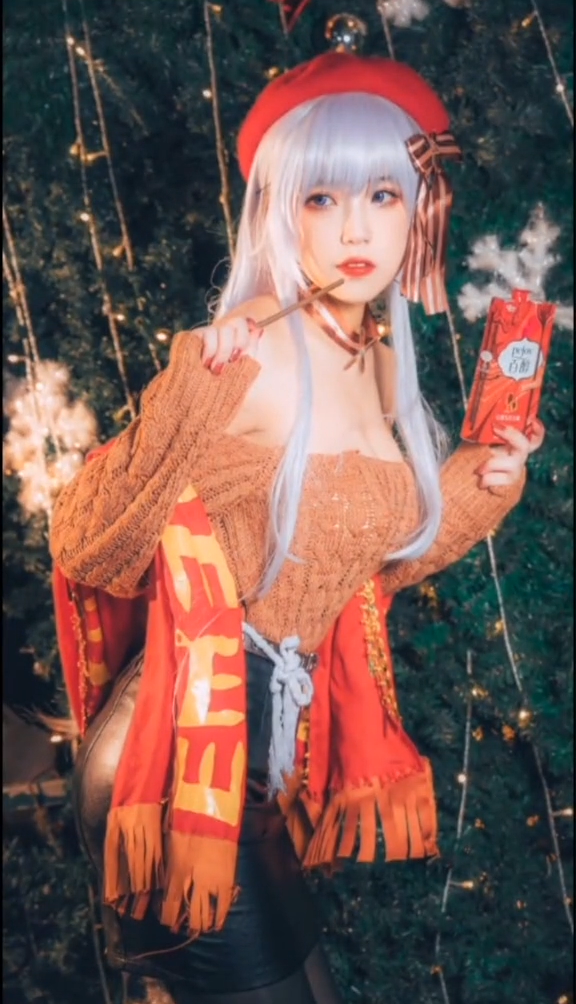 コスプレパーティーではご自分だけではなく友人へのサプライズプレゼントとしてユニークな衣装を贈ってはいかがでしょうか。 4