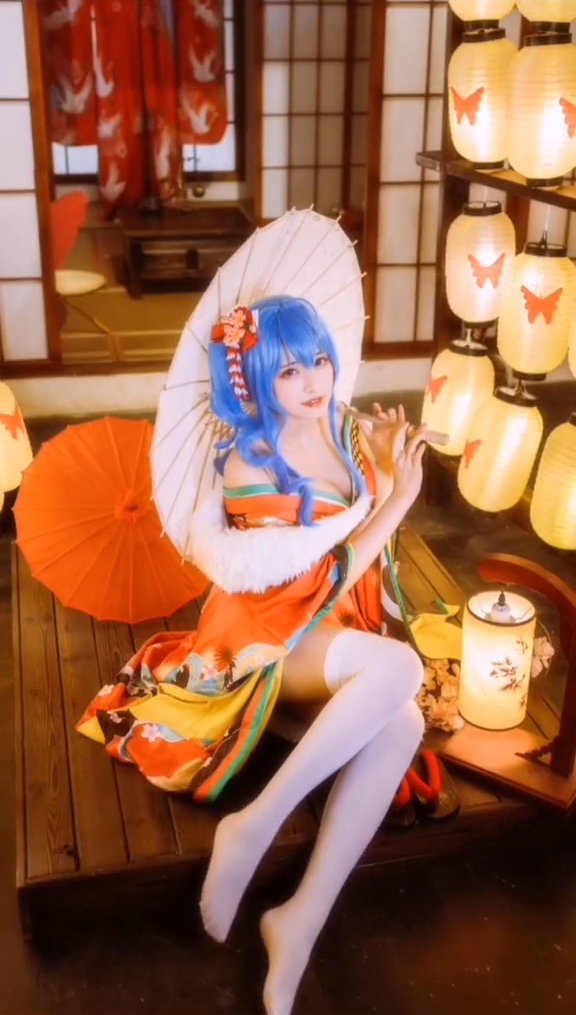 姿勢すごく綺麗だね。何か習い事とかしてた? 0