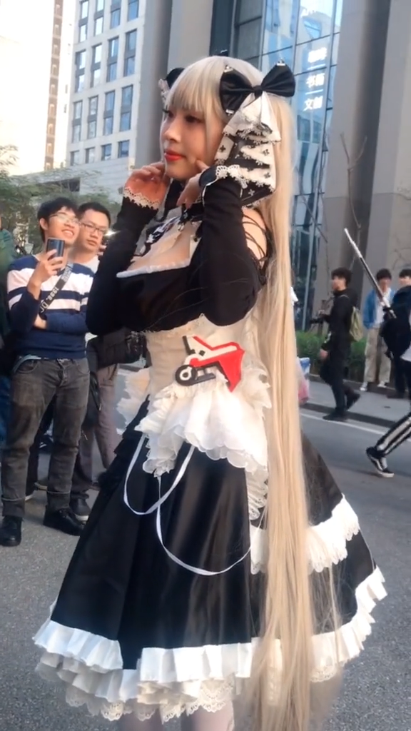 メイド服 コスプレ衣装 ヘアバンド、ワンピース、エプロン、首飾り、ハイソックス、装備の計6点フルセット 1