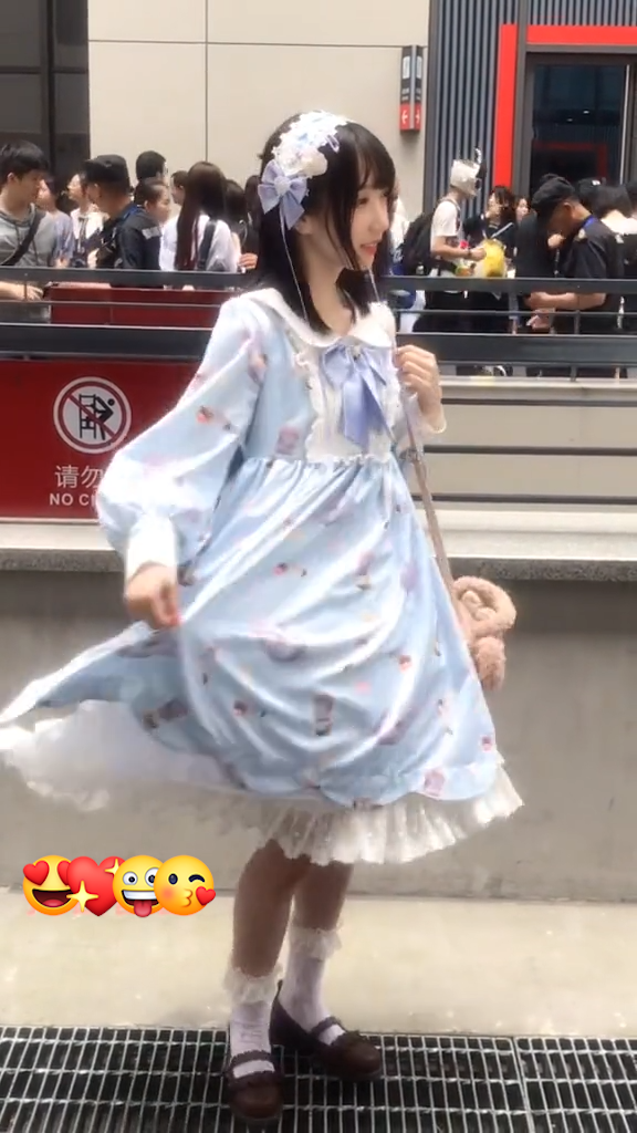 ロリータ コスプレ衣装 ロリータ服 可愛い 水色のワンピース ヘアバンド ハイソックス | コスプレ衣装 | Costowns.com