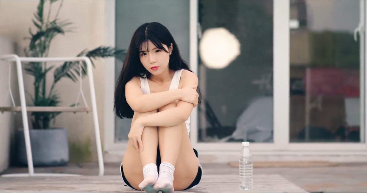 水着 コスプレ衣装 体操 練習着 普段着 白い上着 黒いショーツ 水着 セット 11