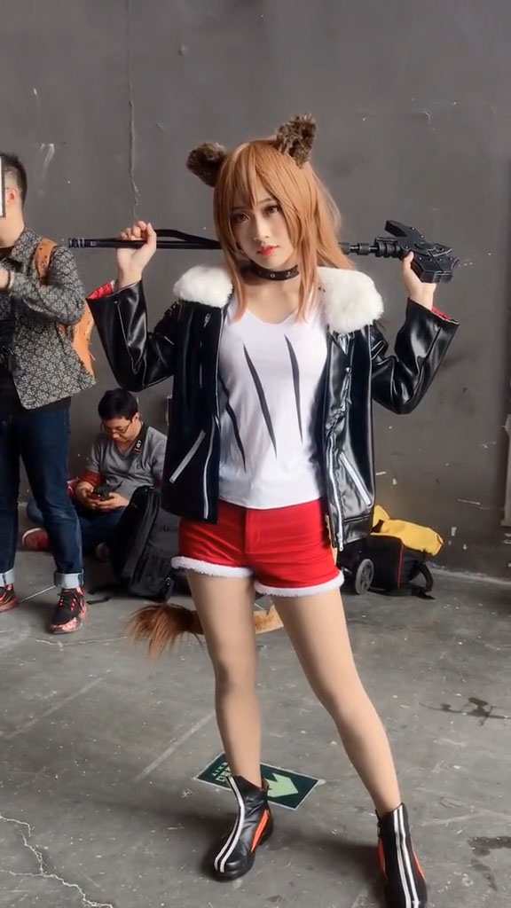 シージ 明日方舟 コスプレ コート 短袖tシャツ 半ズボン 靴 ヘッドバンド 尻尾 首チョーカー 装備 コスプレ 衣装 セット 4