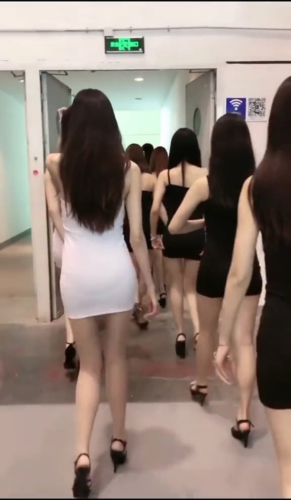 【コスプレ】セクシーが過ぎる!モータショーのコンパニオン厳選動画-12