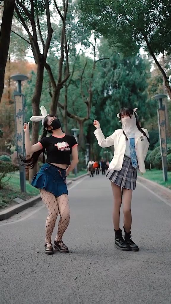 【コスプレ】私たちの友情の強さは?-32