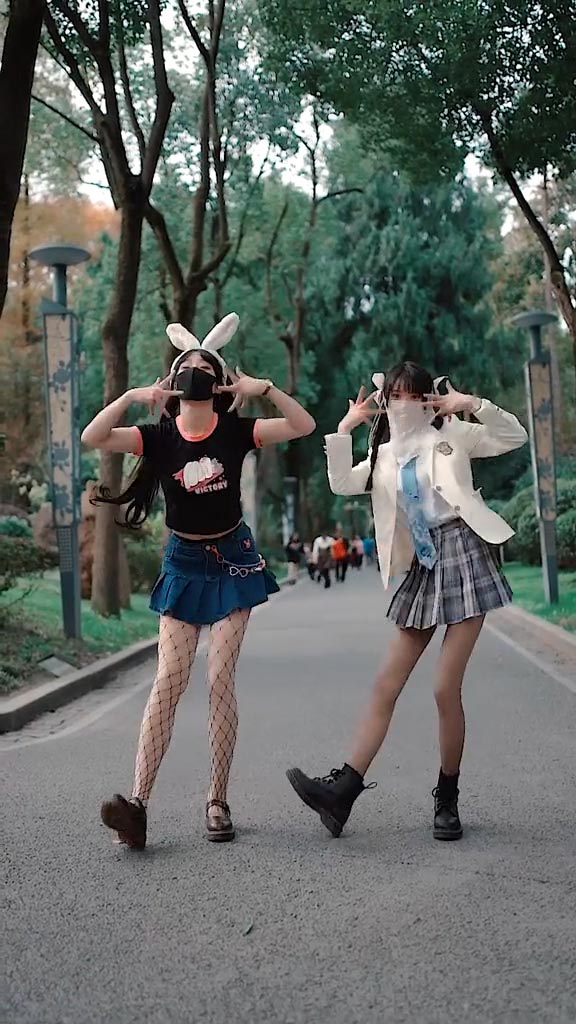 【コスプレ】私たちの友情の強さは?-31