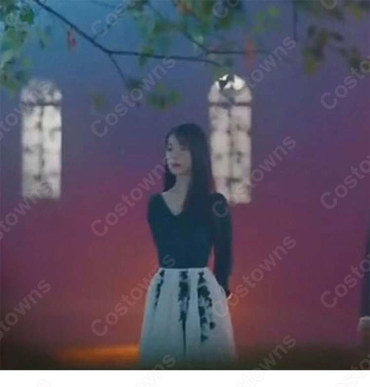 IU(アイユー)風衣装 シャツ(長袖 / 濃い緑) かわいいフレアスカート(黒い花の刺繍) 花柄の切替ワンピース 『ホテルデルーナ(호텔 델루나、Hotel Del Luna)』第10話 チャン・マンウォル コスチューム 変装・仮装・コスプレ衣装-1