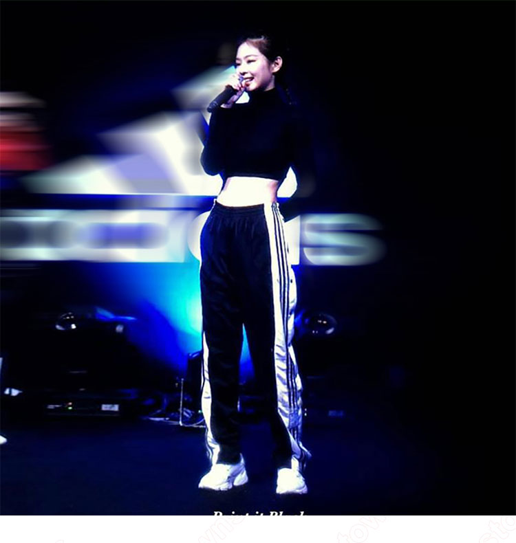 Jennie Kim(キム・ジェニ) 裾ボタン スウェットパンツ