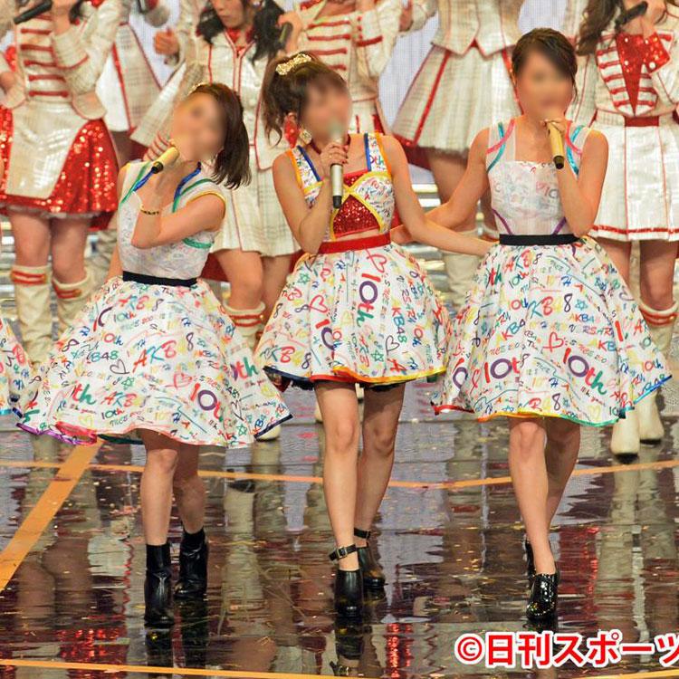 AKB48 「第６６回ＮＨＫ紅白歌合戦」「AKB48／10周年メドレー」 演出服